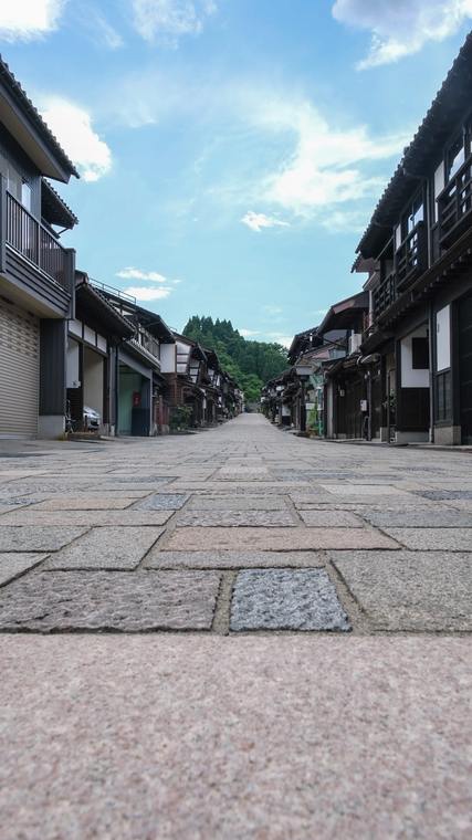 諏訪町本通りの石畳